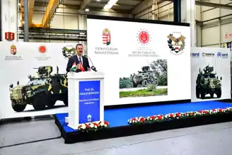 Türk Zırhlısı Macaristan'da!