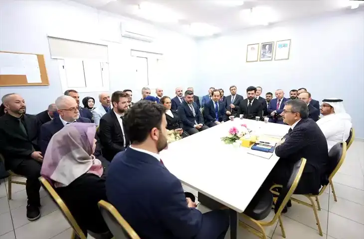 Bakan Tekin, Suudi Arabistan'daki Türk Okulunda