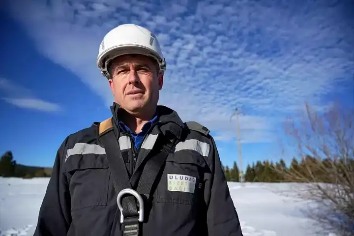 Uludağ'da Kar Yağışı: Enerji Sürekliliği İçin UEDAŞ Seferber